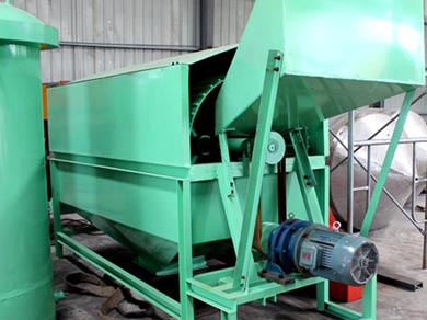 Palm fruit thresher