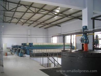 Cottonseed oil plant
