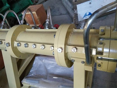 Oilseed extruder